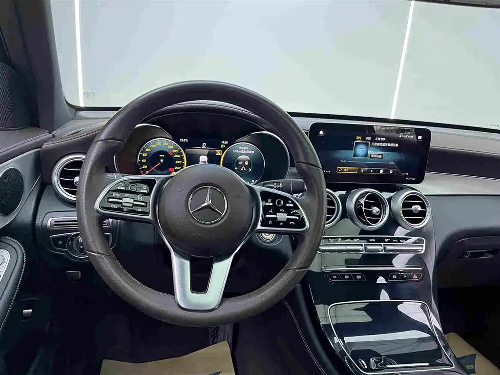 Mercedes-Benz GLC — фото 26