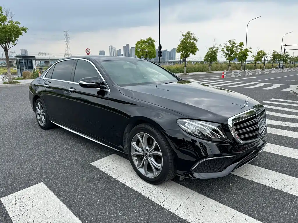 Mercedes-Benz E-Class — фото 3