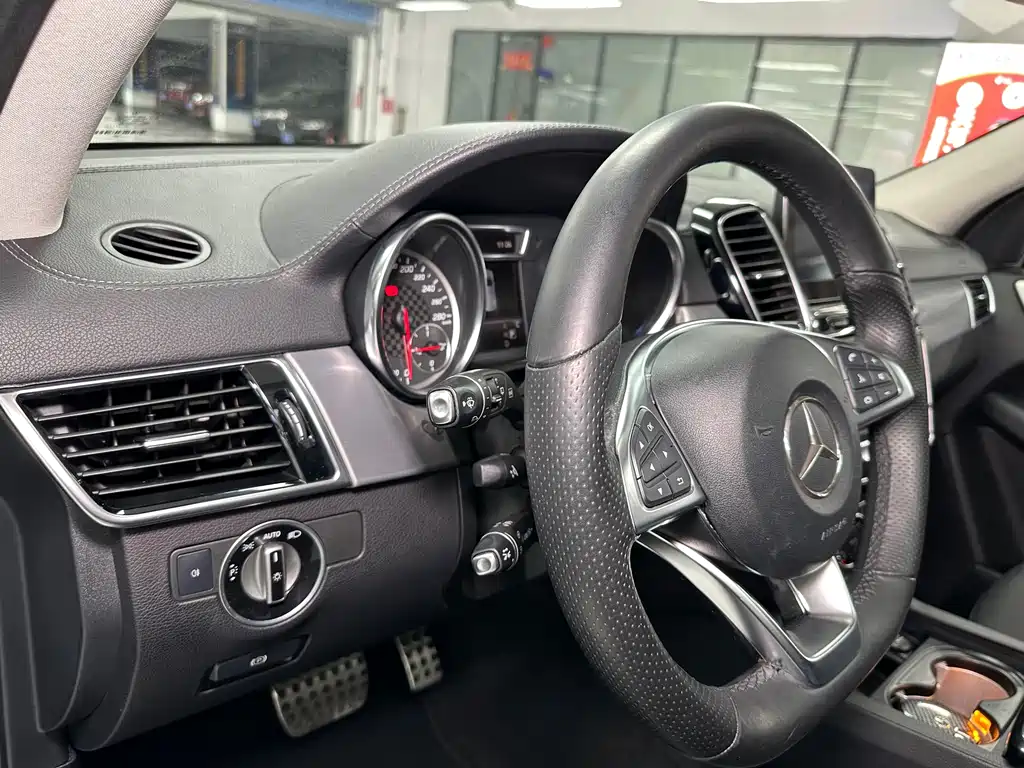 Mercedes-Benz GLE AMG — фото 21