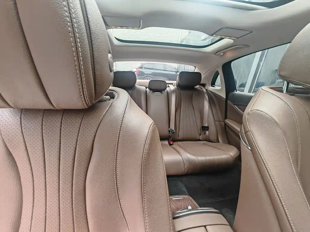Mercedes-Benz E-Class — фото 5