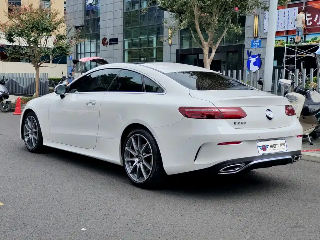Mercedes-Benz E-Class (Import) — фото 4