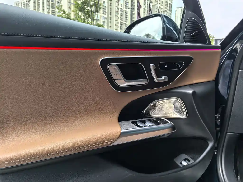 Mercedes-Benz E-Class — фото 6