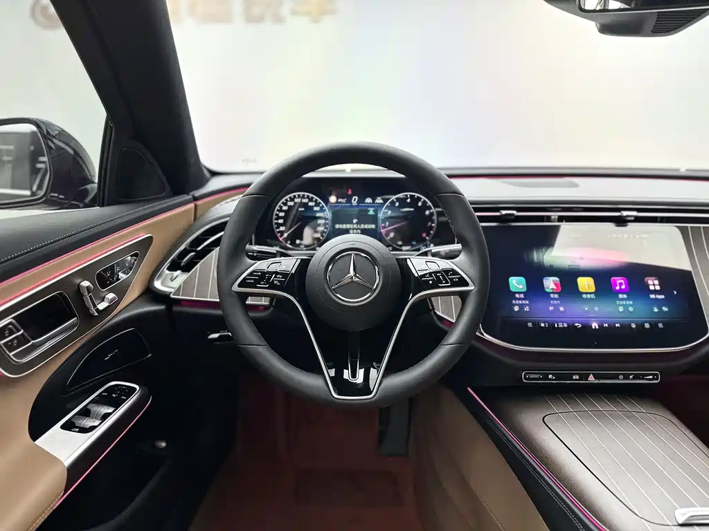 Mercedes-Benz E-Class — фото 7