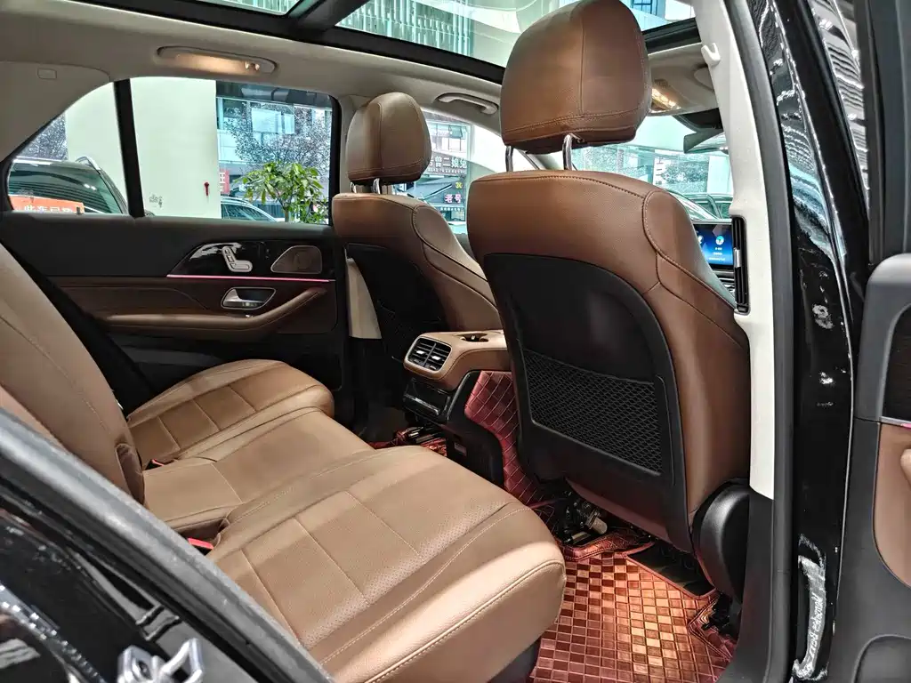 Mercedes-Benz GLE (Import) — фото 18