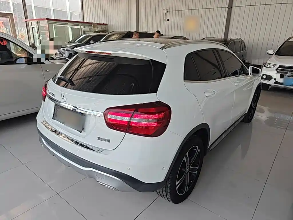 Mercedes-Benz GLA — фото 5