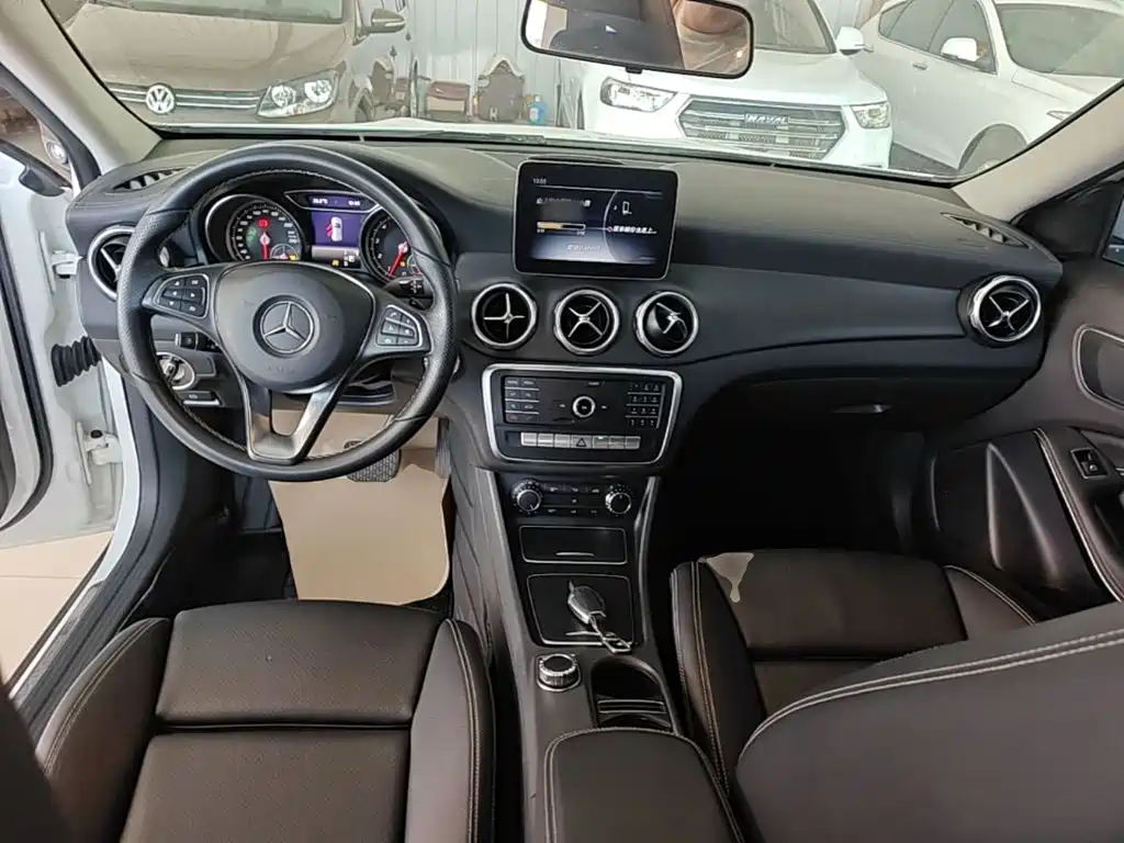 Mercedes-Benz GLA — фото 6