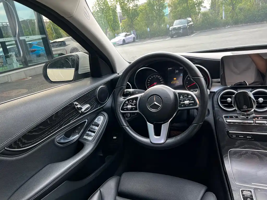 Mercedes-Benz C-Class — фото 11