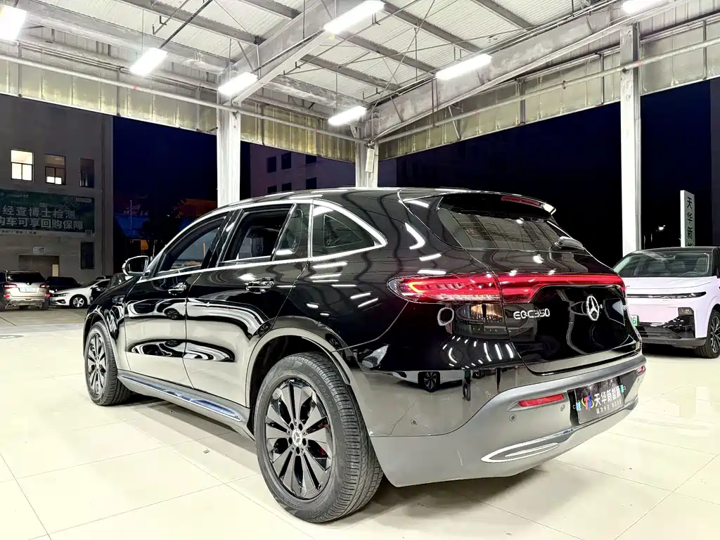 Mercedes-Benz EQC — фото 5