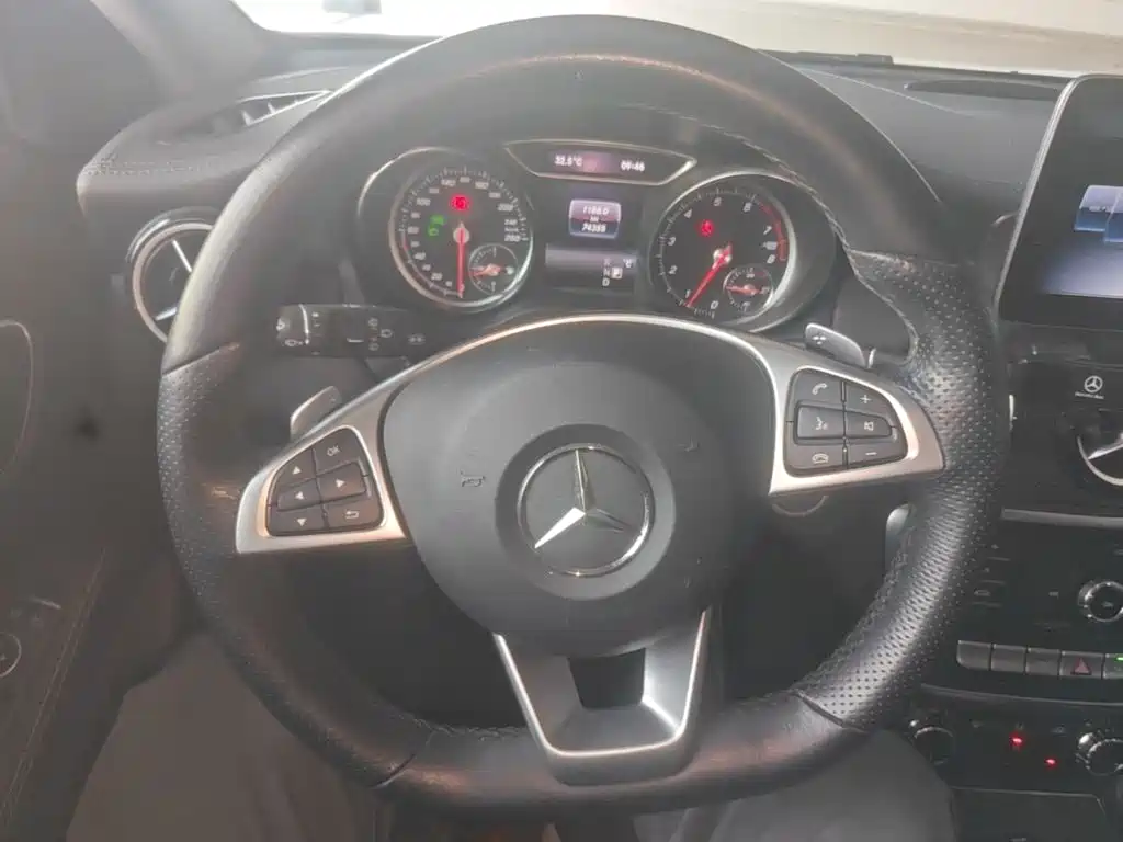 Mercedes-Benz GLA — фото 11