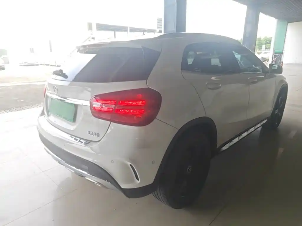 Mercedes-Benz GLA — фото 7