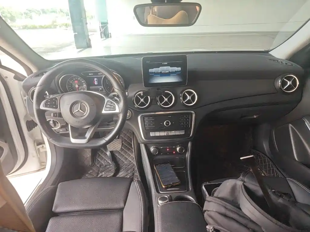 Mercedes-Benz GLA — фото 10