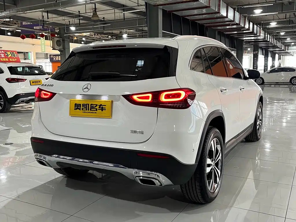 Mercedes-Benz GLA — фото 6