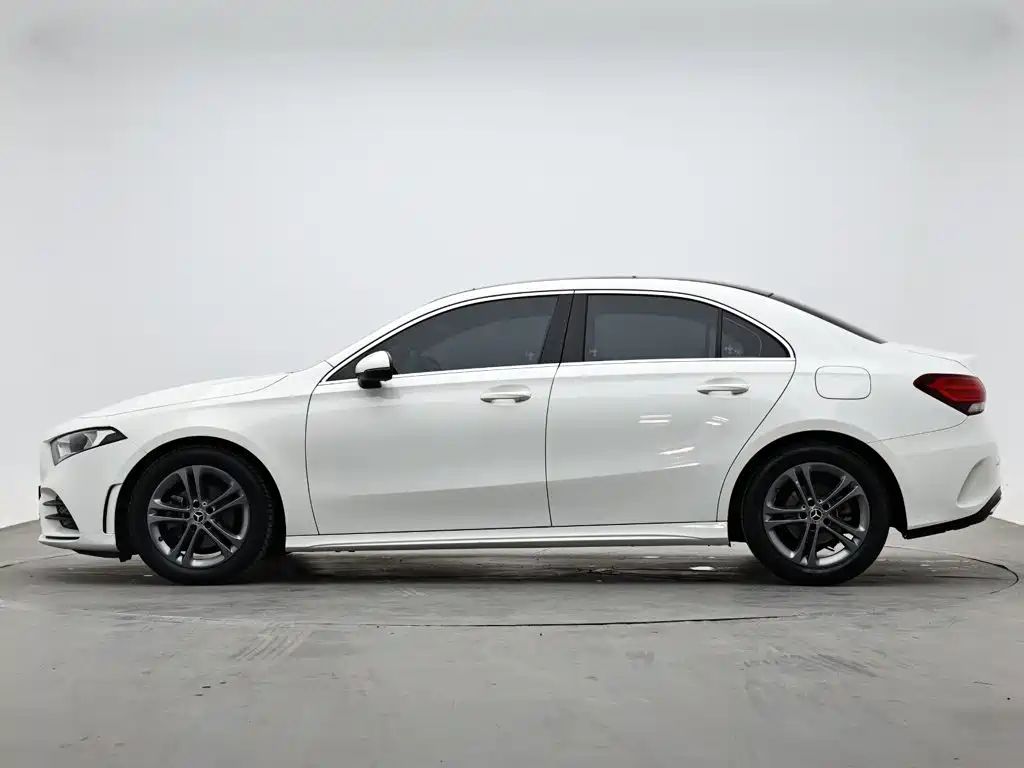 Mercedes-Benz A-Class — фото 6