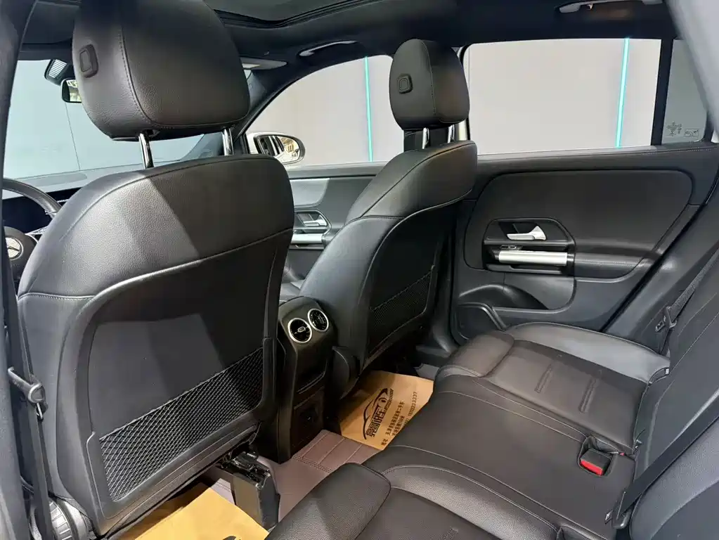 Mercedes-Benz GLA — фото 10