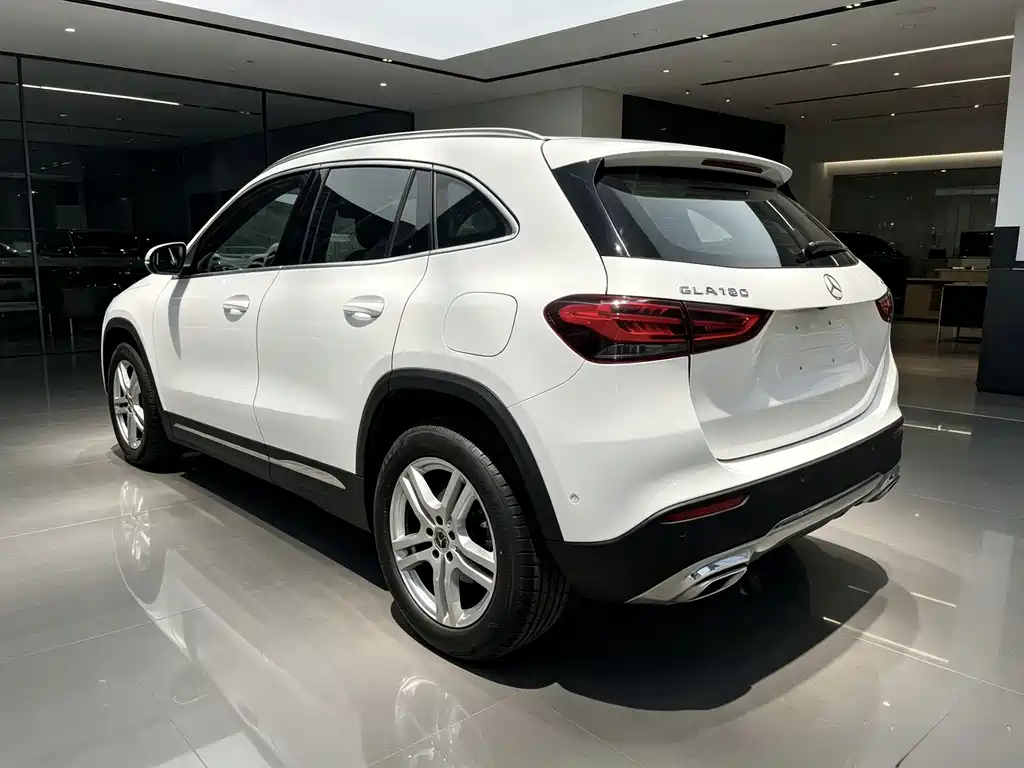 Mercedes-Benz GLA — фото 6