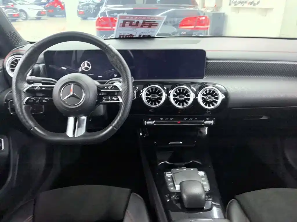 Mercedes-Benz A-Class — фото 18