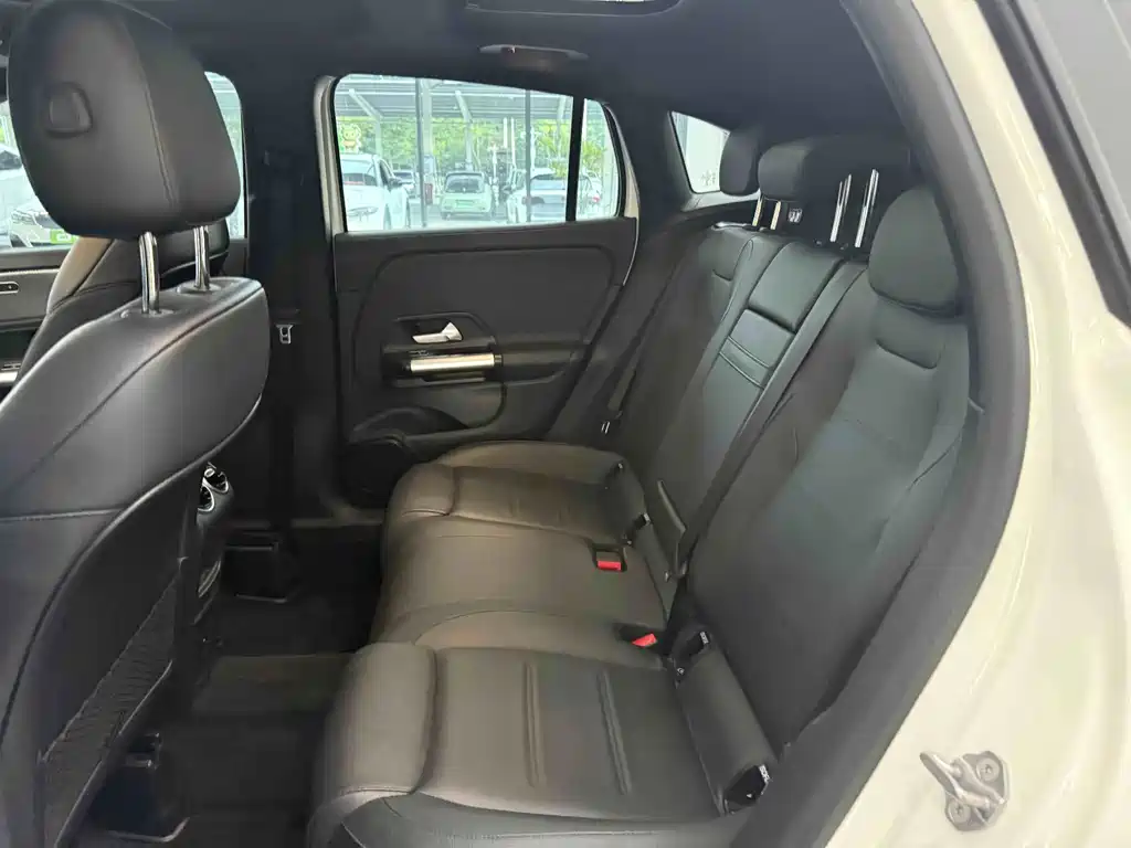 Mercedes-Benz GLA — фото 14