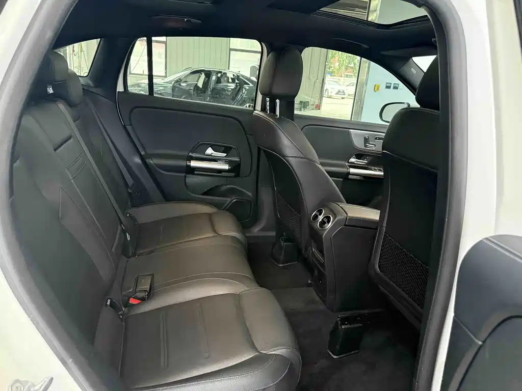 Mercedes-Benz GLA — фото 19