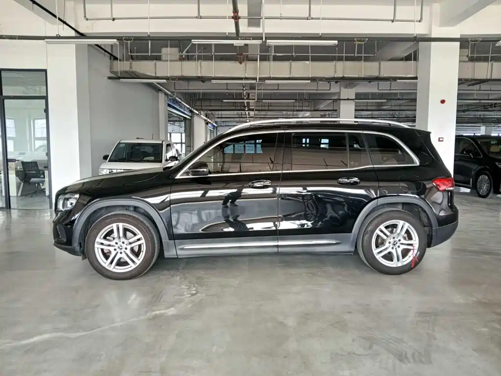 Mercedes-Benz GLB — фото 6