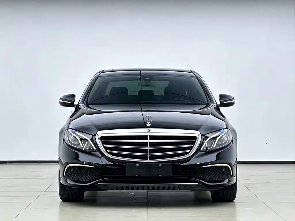 Mercedes-Benz E-Class — фото 2