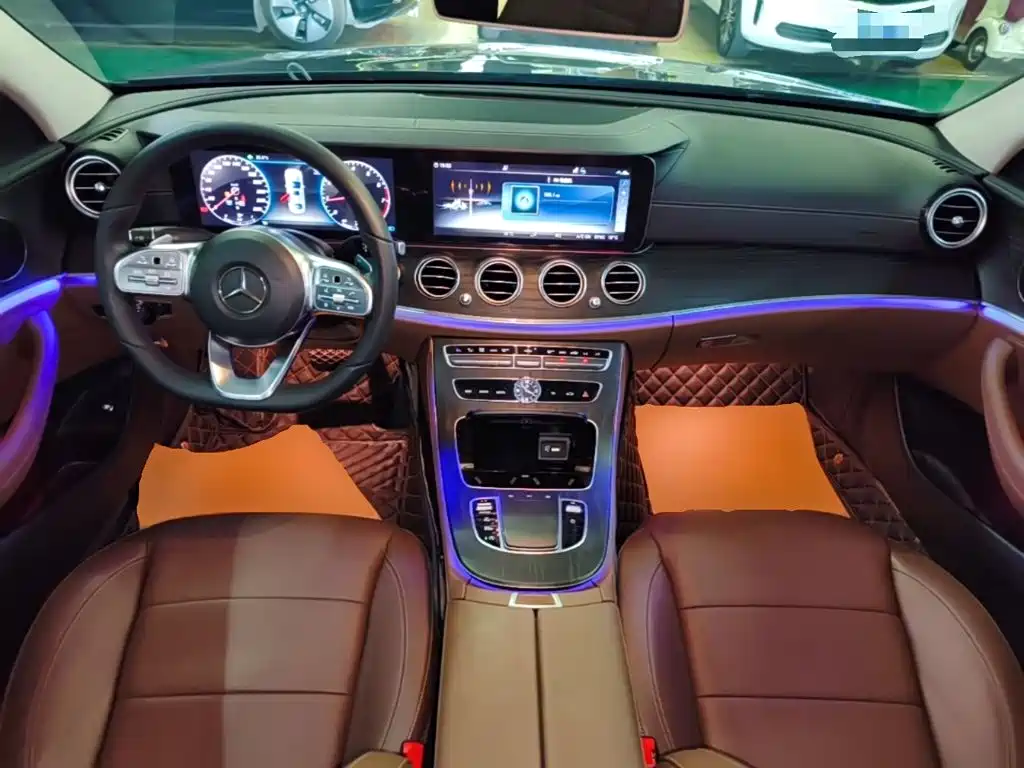 Mercedes-Benz E-Class — фото 10