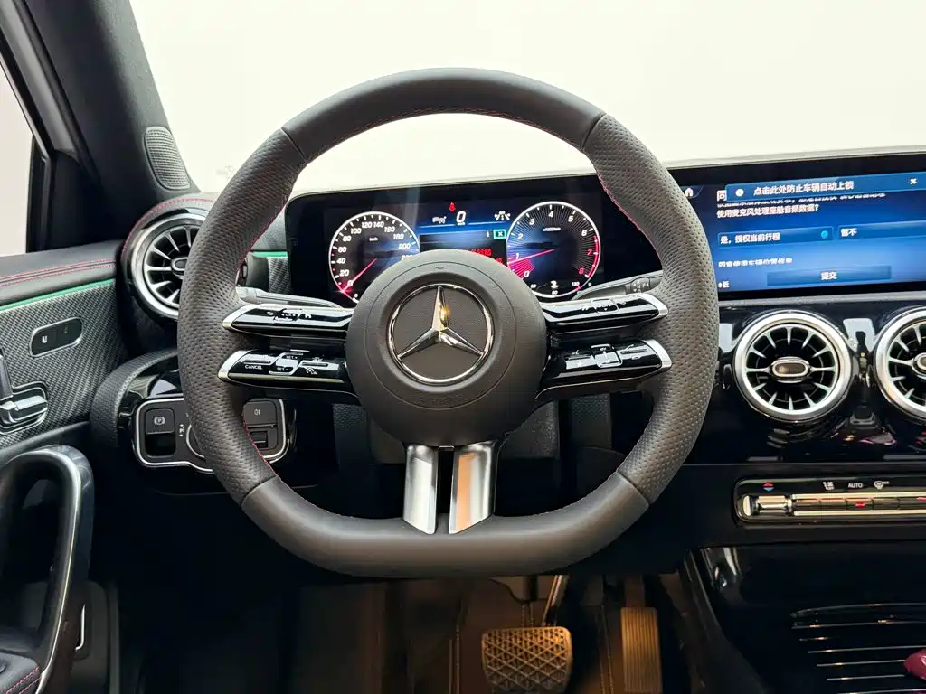 Mercedes-Benz A-Class — фото 14