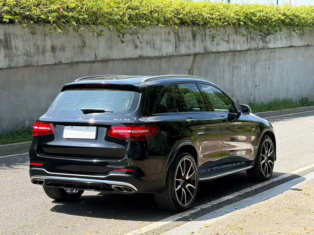 Mercedes-Benz GLC AMG — фото 23