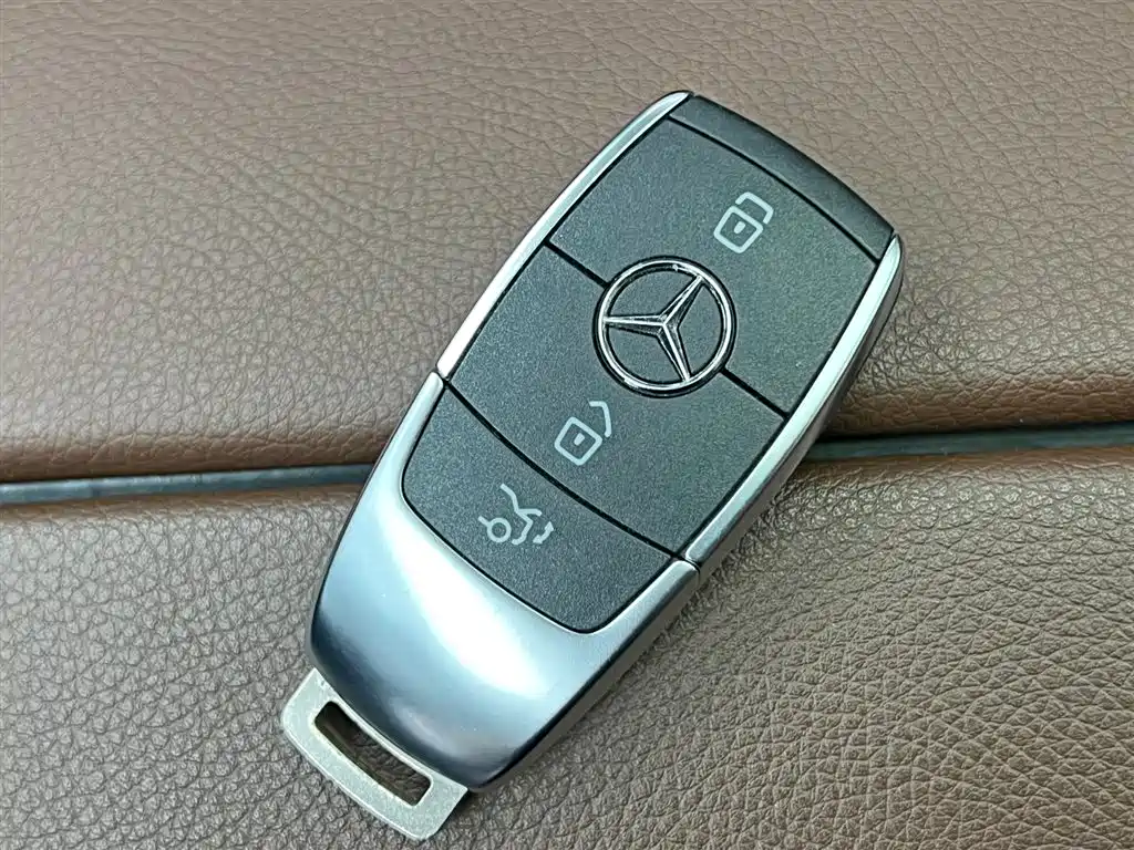 Mercedes-Benz GLB — фото 19