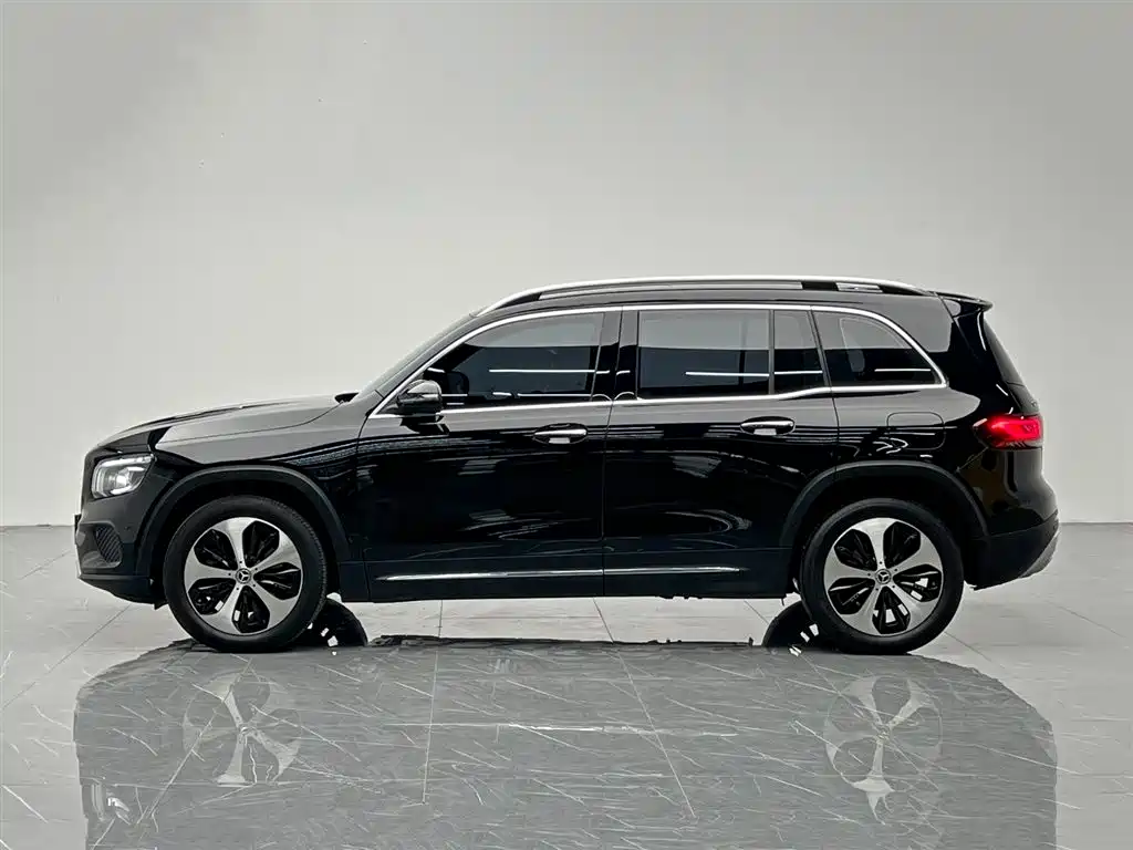 Mercedes-Benz GLB — фото 3