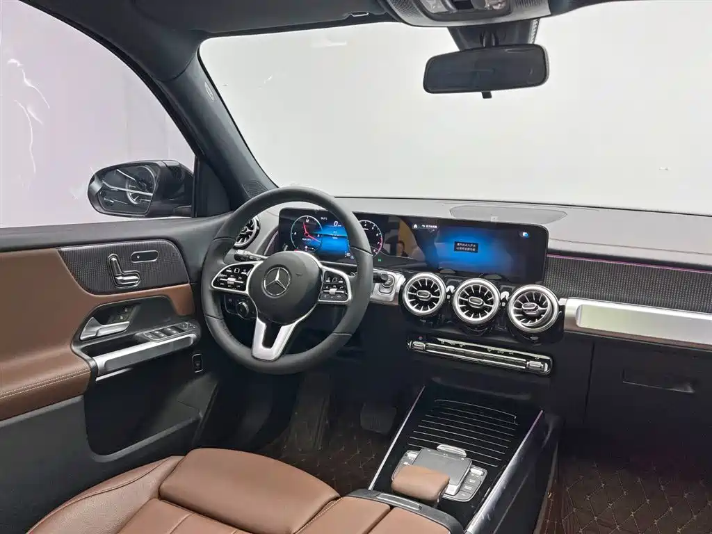 Mercedes-Benz GLB — фото 26