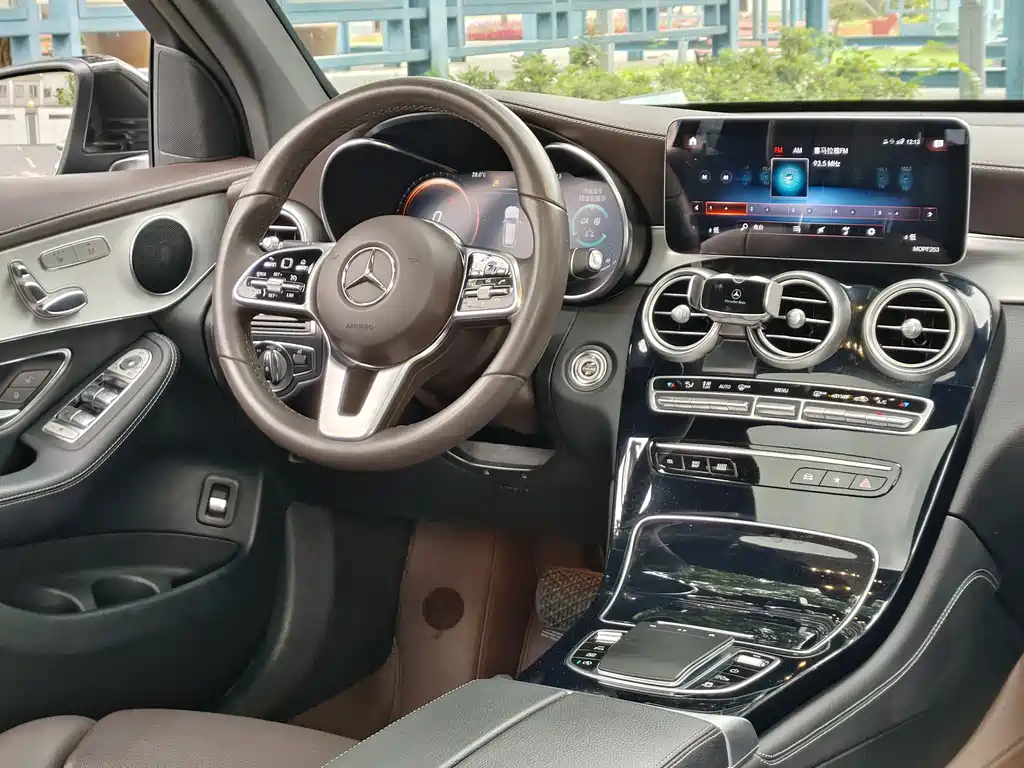 Mercedes-Benz GLC — фото 11