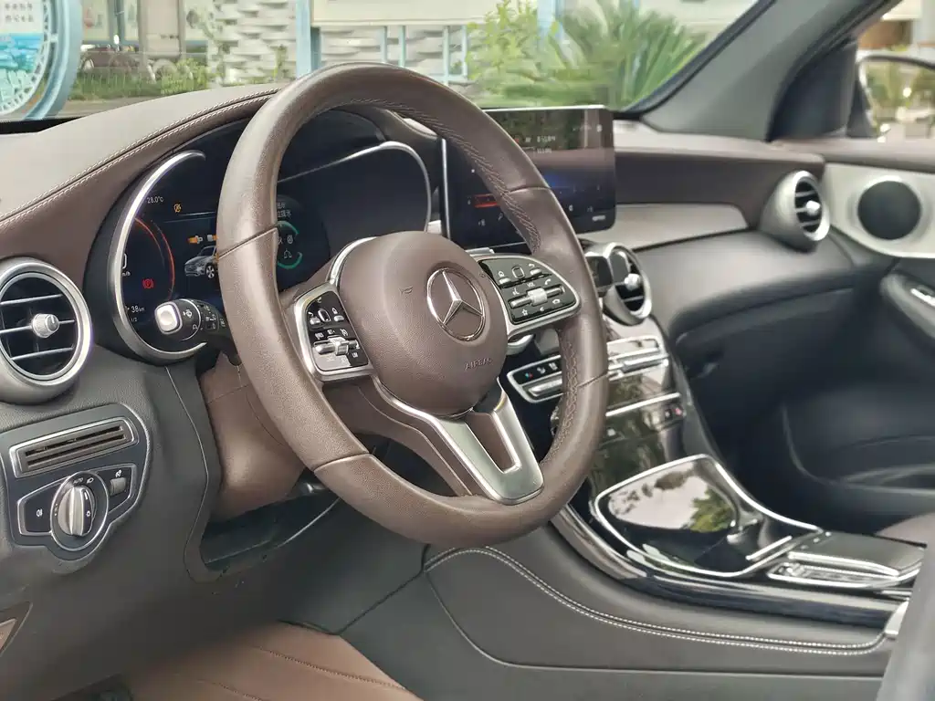 Mercedes-Benz GLC — фото 9