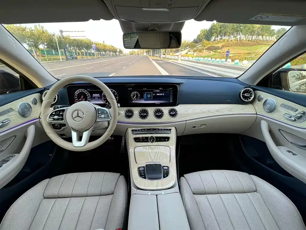 Mercedes-Benz E-Class (Import) — фото 5