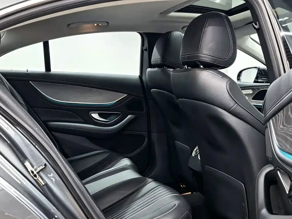 Mercedes-Benz CLS — фото 7