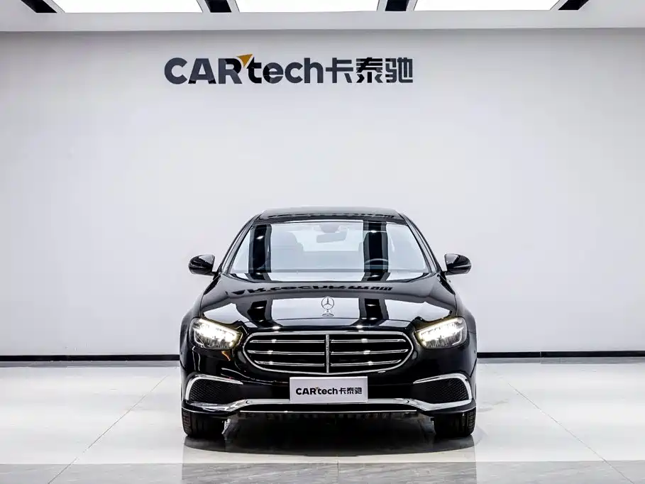 Mercedes-Benz E-Class — фото 2