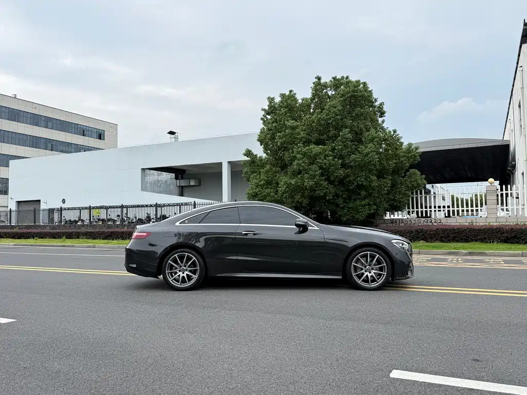 Mercedes-Benz E-Class (Import) — фото 9