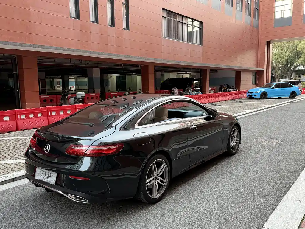 Mercedes-Benz E-Class (Import) — фото 18