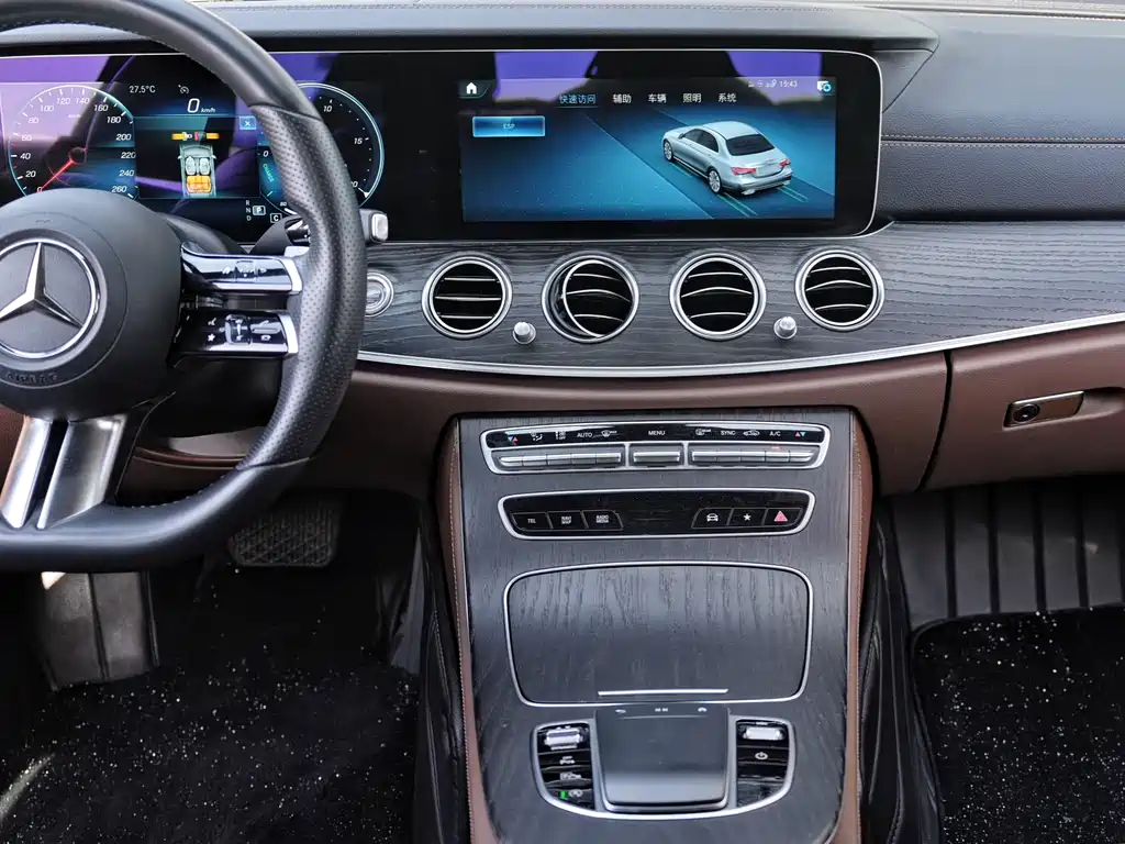 Mercedes-Benz E-Class — фото 14