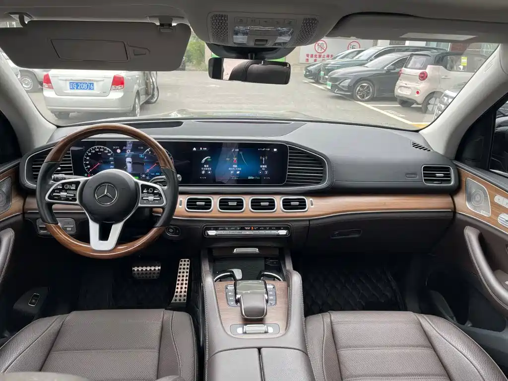 Mercedes-Benz GLS — фото 4