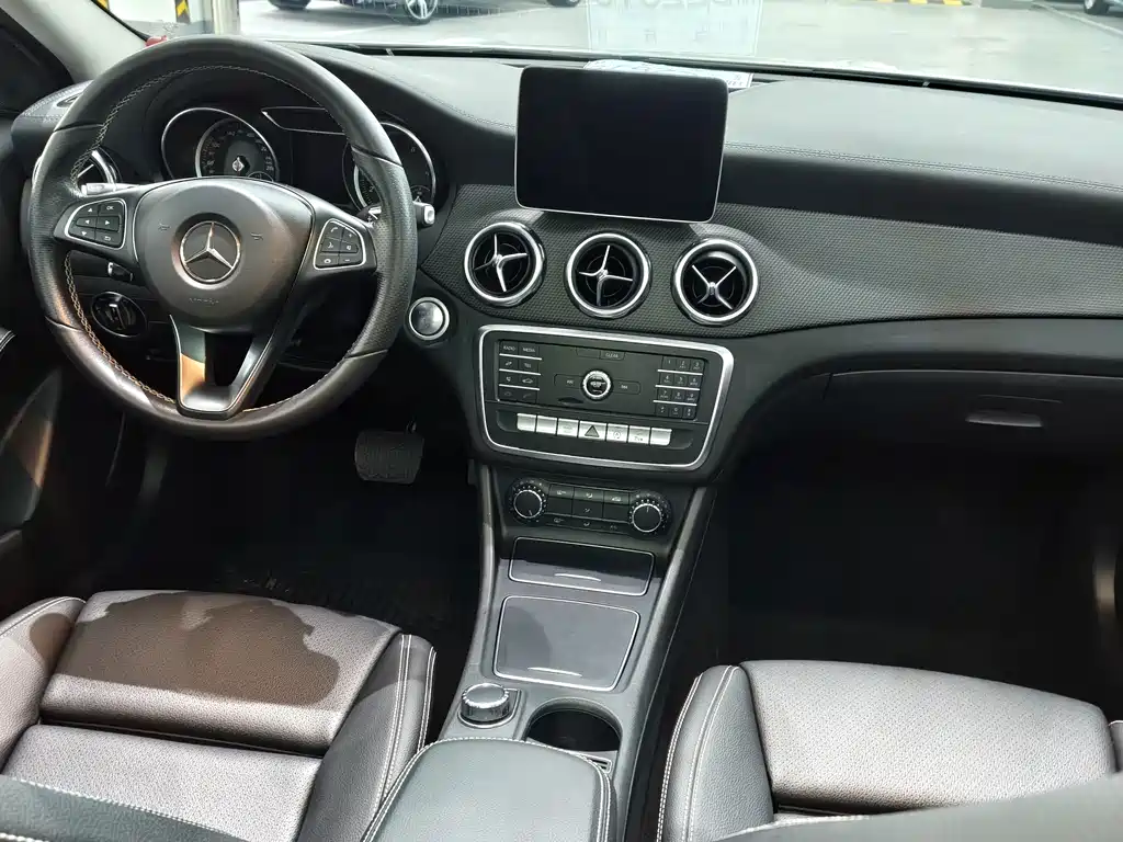 Mercedes-Benz GLA — фото 6