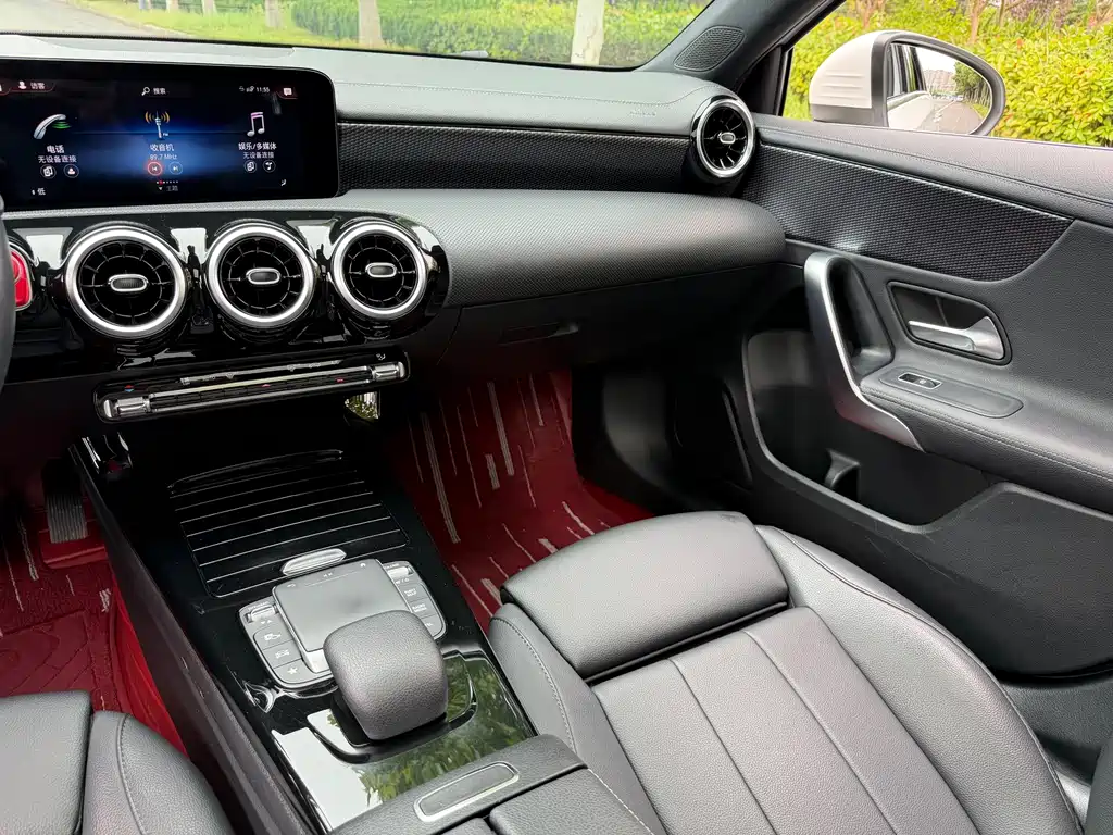 Mercedes-Benz A-Class — фото 14