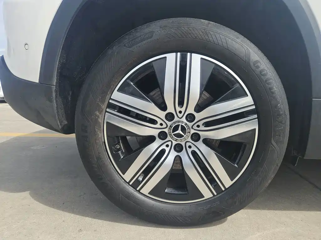 Mercedes-Benz EQA — фото 15