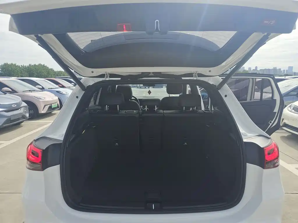Mercedes-Benz EQA — фото 10