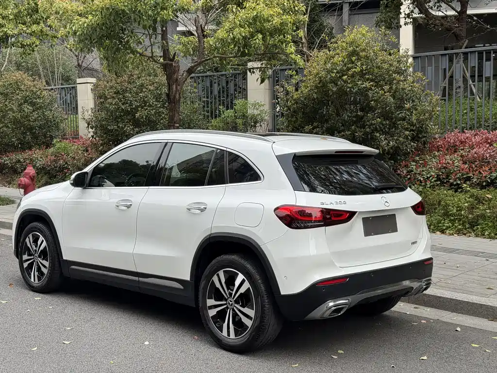 Mercedes-Benz GLA — фото 8