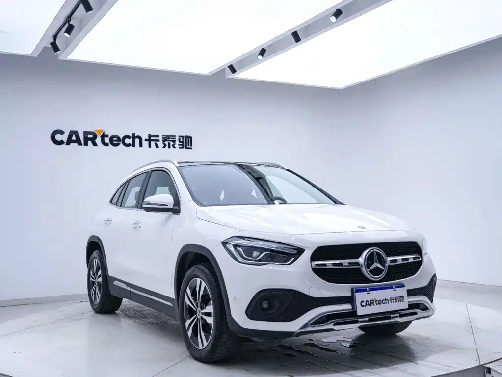 Mercedes-Benz GLA — фото 6