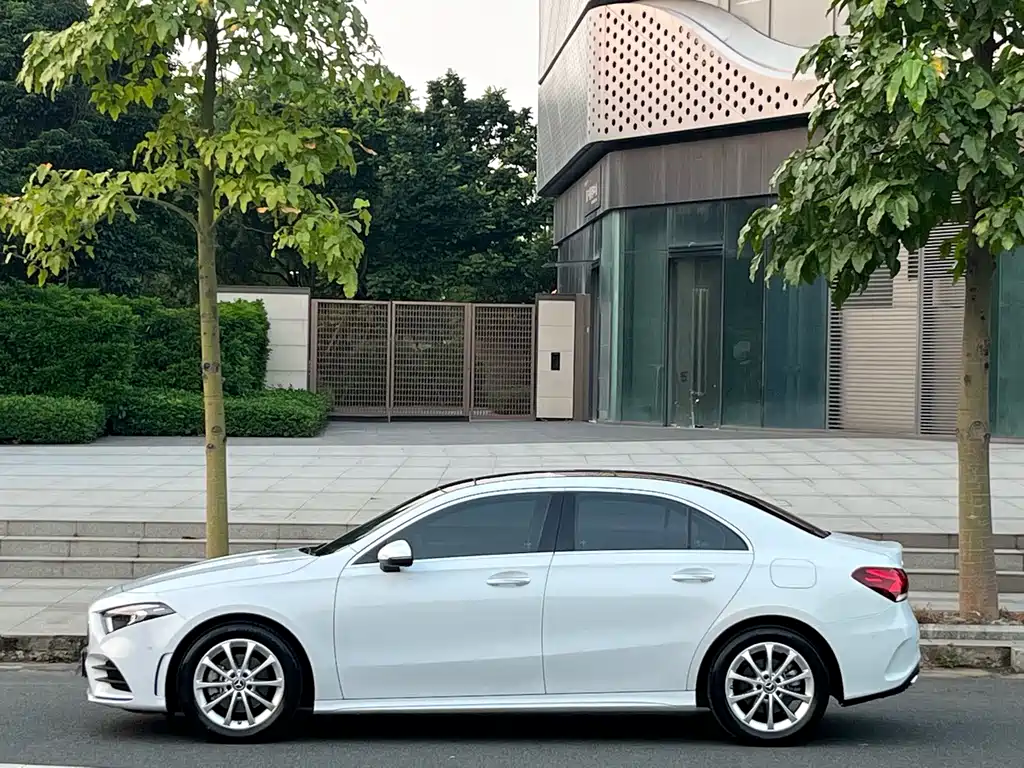 Mercedes-Benz A-Class — фото 8