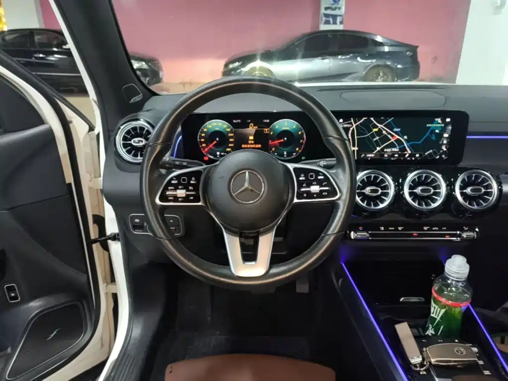 Mercedes-Benz GLB — фото 11