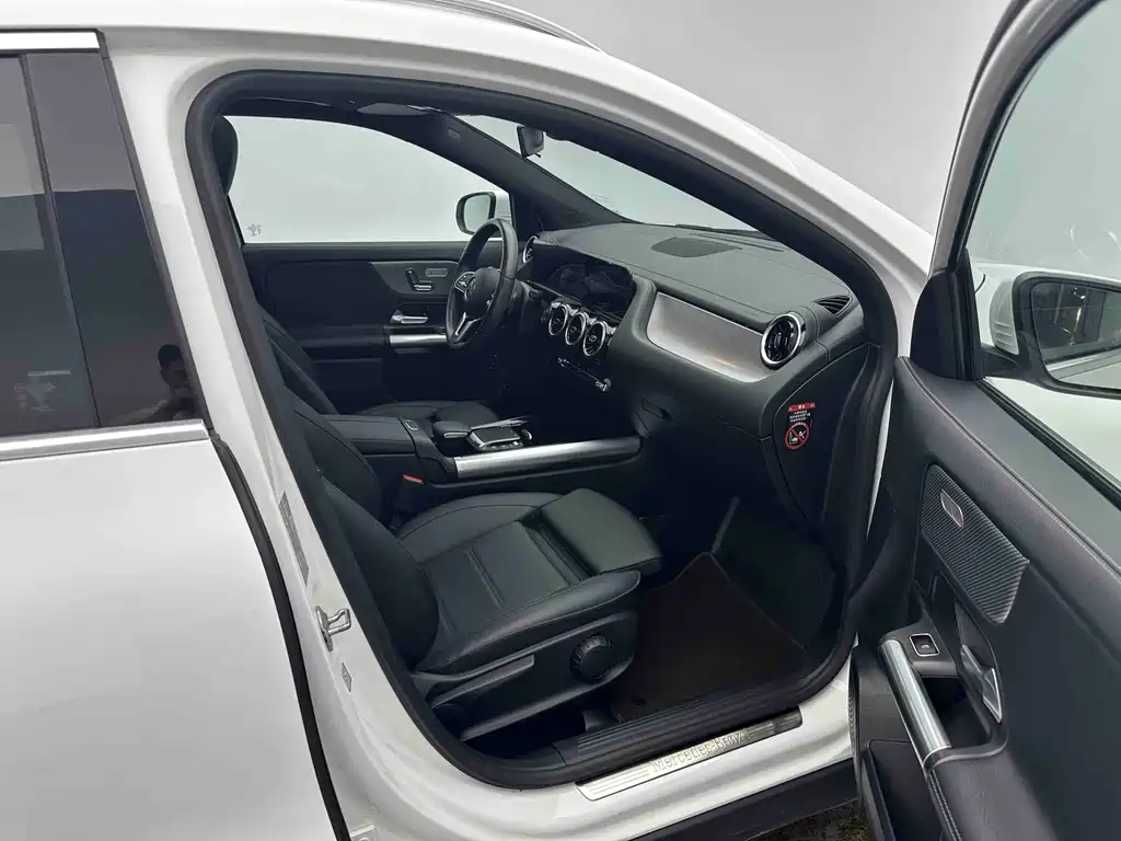 Mercedes-Benz GLA — фото 7