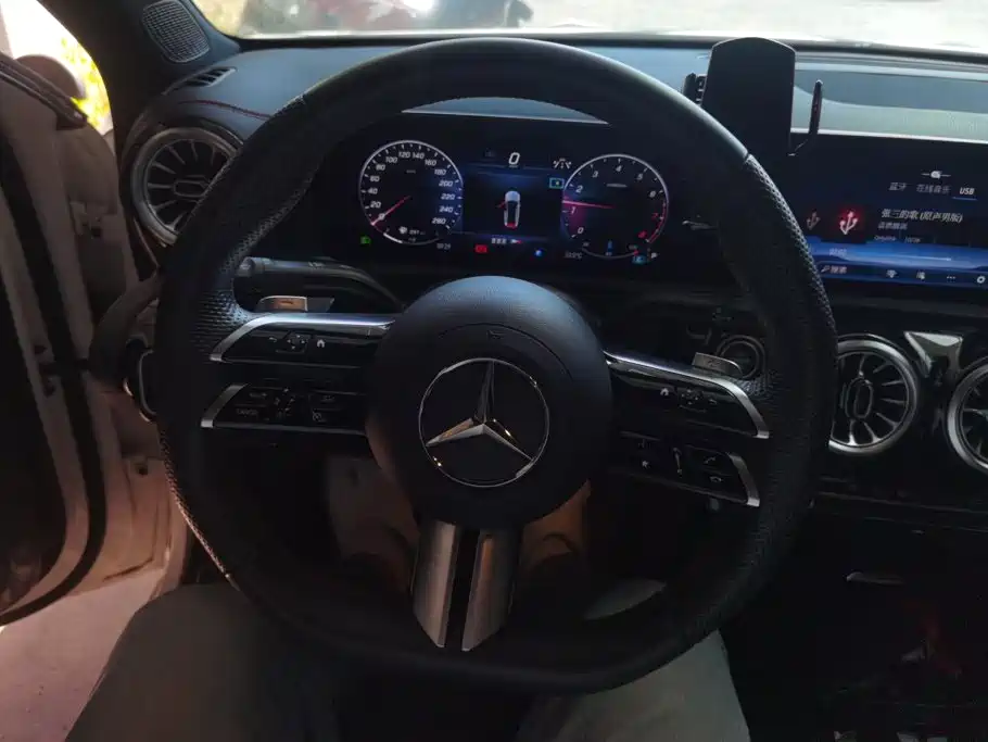 Mercedes-Benz A-Class — фото 15