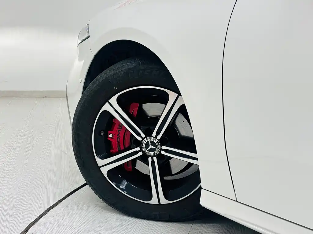 Mercedes-Benz A-Class — фото 15